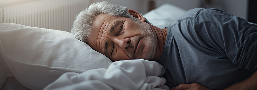 Schlafapnoe ist eine Erkrankung, bei der die Atmung während des Schlafs wiederholt kurzzeitig aussetzt. ©Bicons | Freepik.com